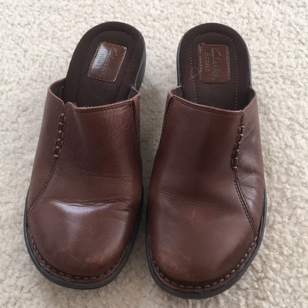 Clarks brown clogs